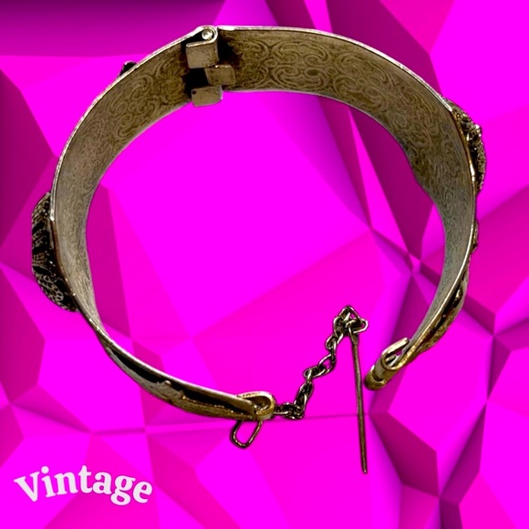 Vintage Hamsa Silver Camel Motif Bracelet - Picture 5 of 15